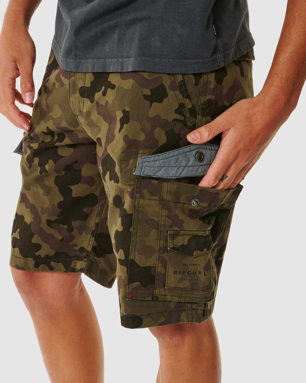 MENS TRAIL CARGO WALK SHORTS
