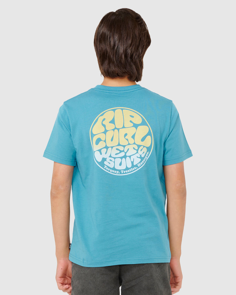 BOYS 8-16 WETSUIT ICON T-SHIRT