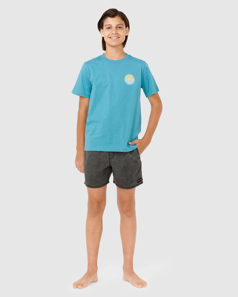 BOYS 8-16 WETSUIT ICON T-SHIRT