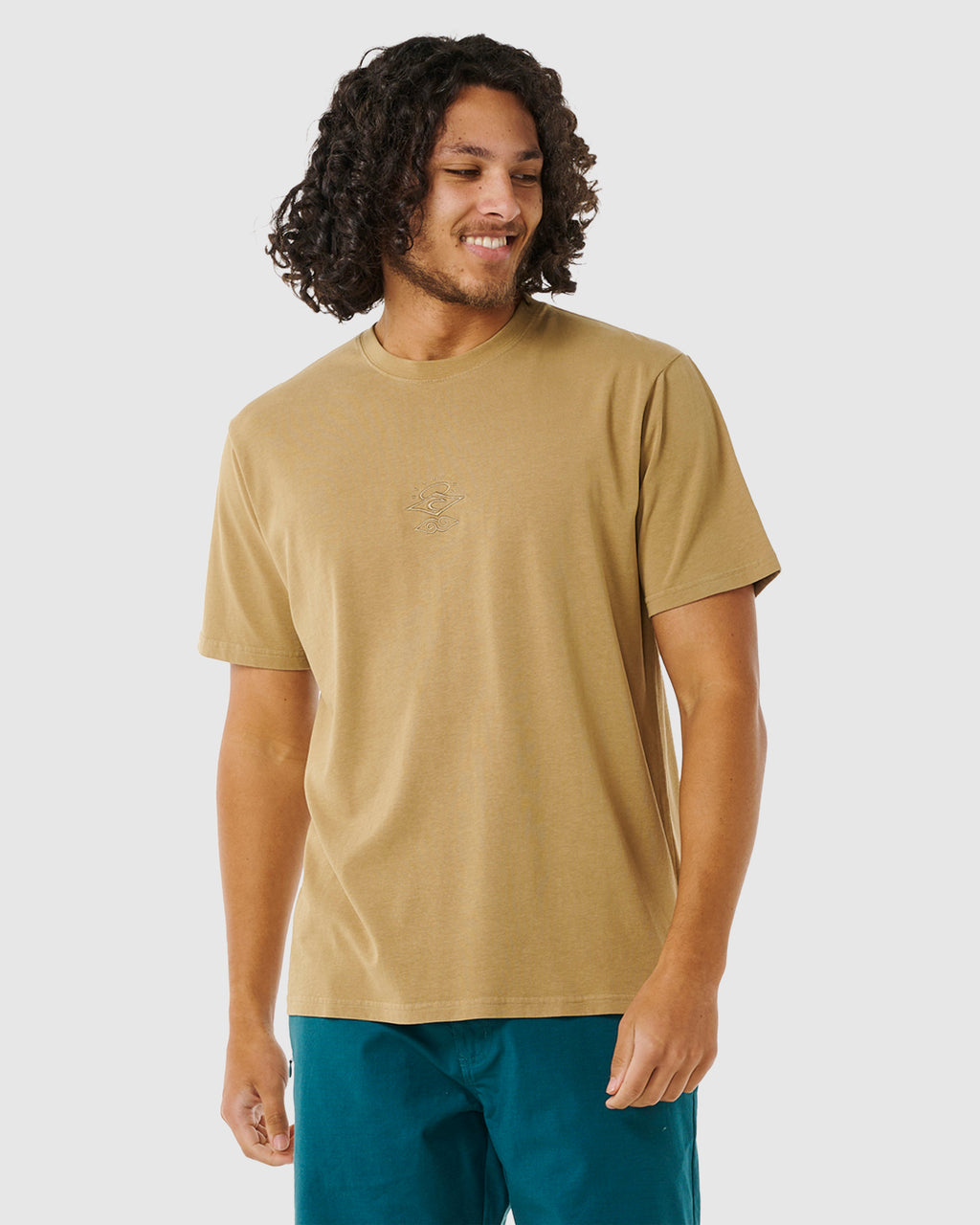 MENS SEARCHERS EMBROIDED T-SHIRT