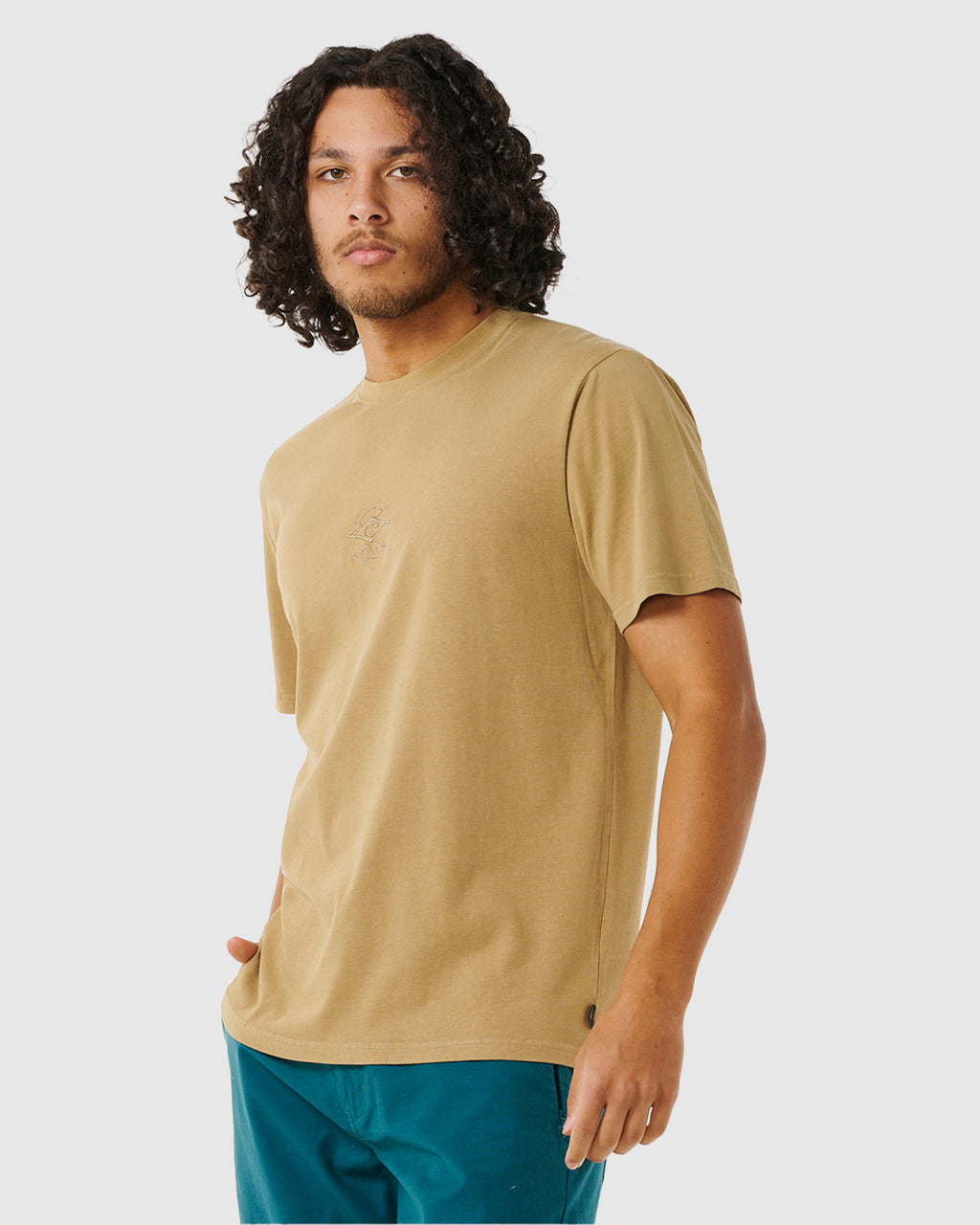 MENS SEARCHERS EMBROIDED T-SHIRT