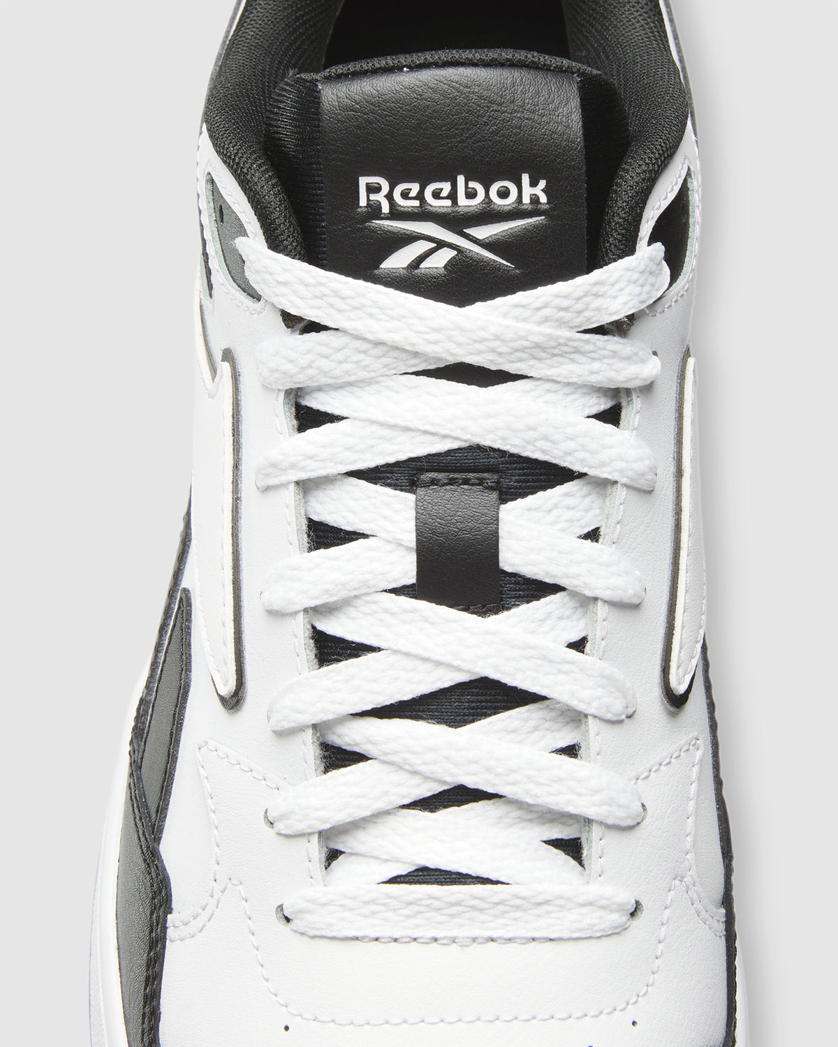 ATR CHILL SNEAKERS