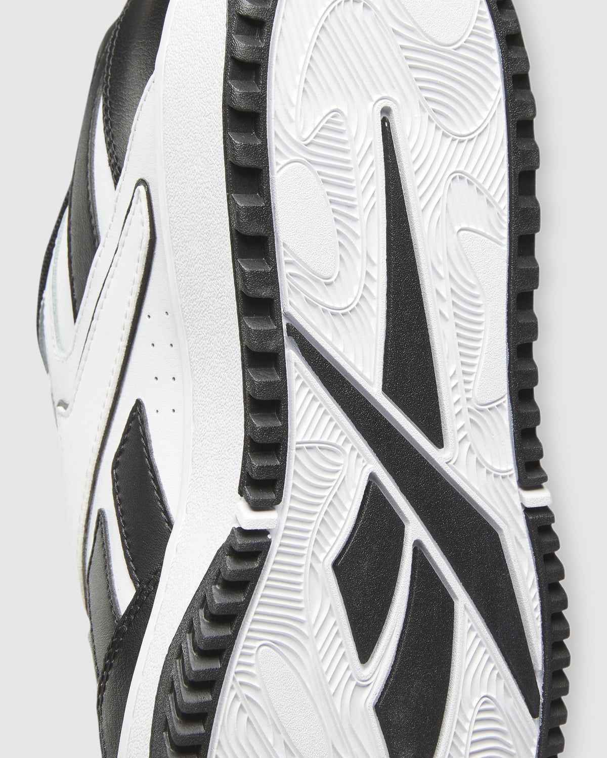 ATR CHILL SNEAKERS