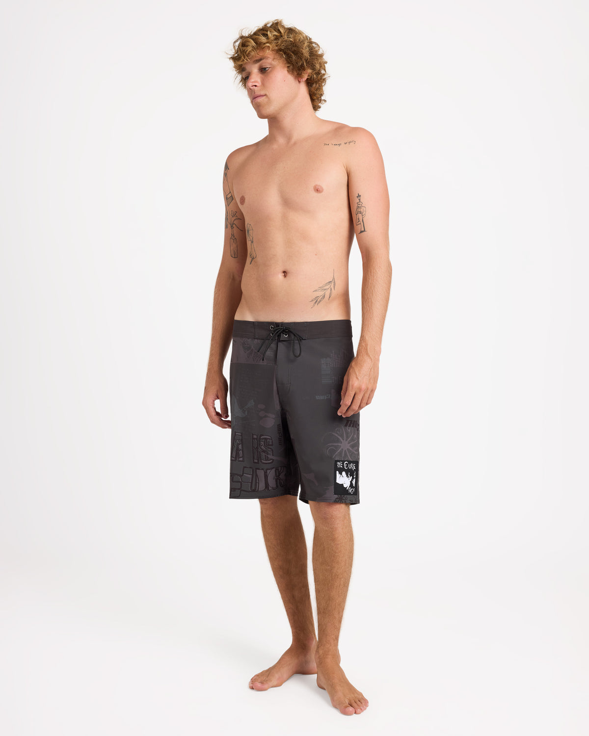 23a084601_rvca_blk_frt9