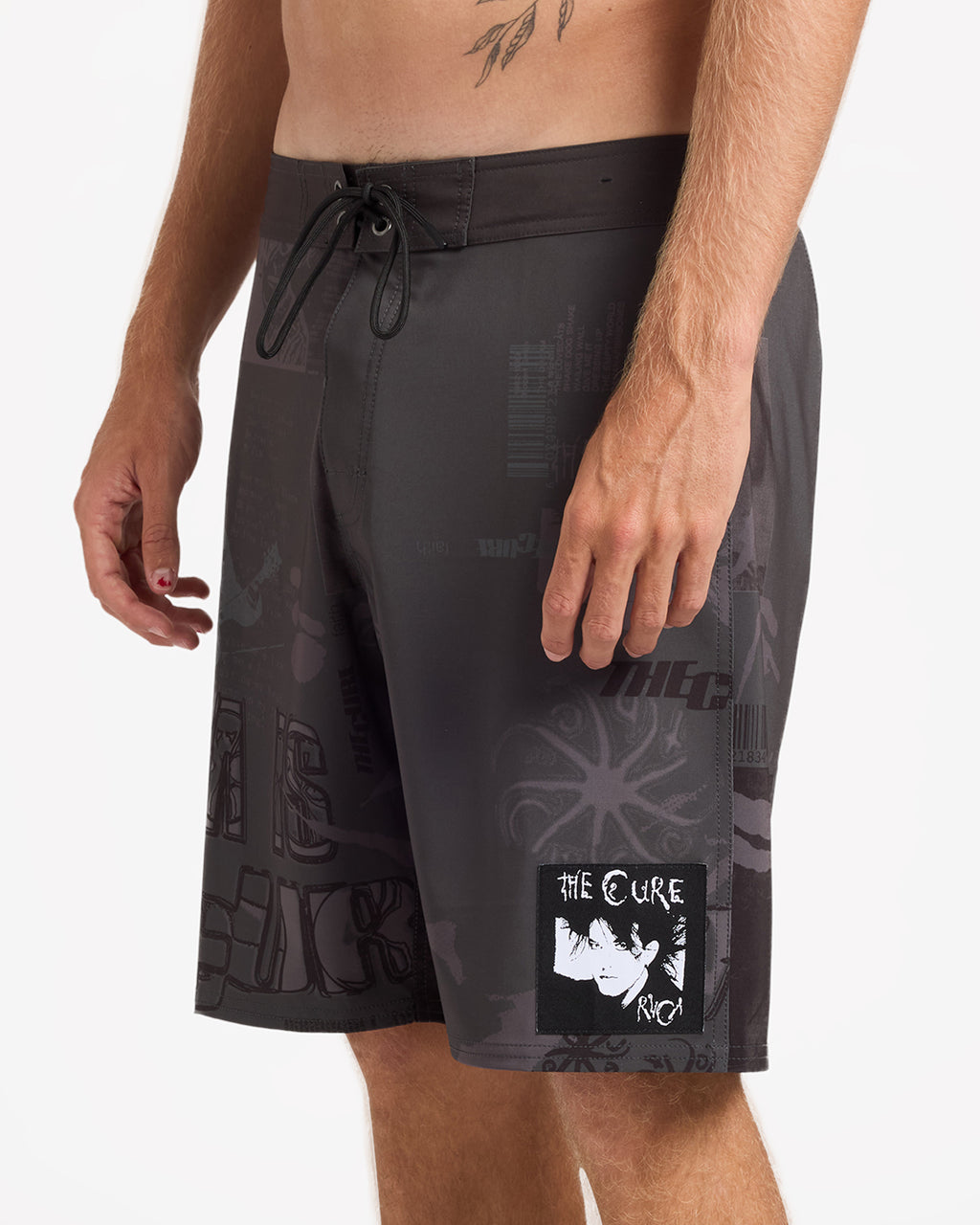 23a084601_rvca_blk_sd6