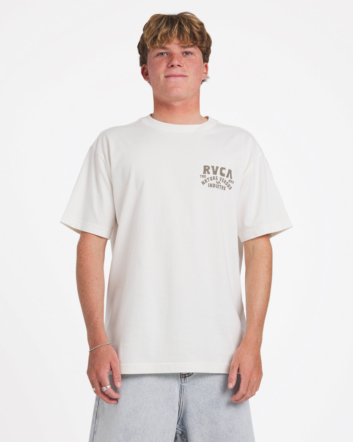 23a353551_rvca_anw_frt1