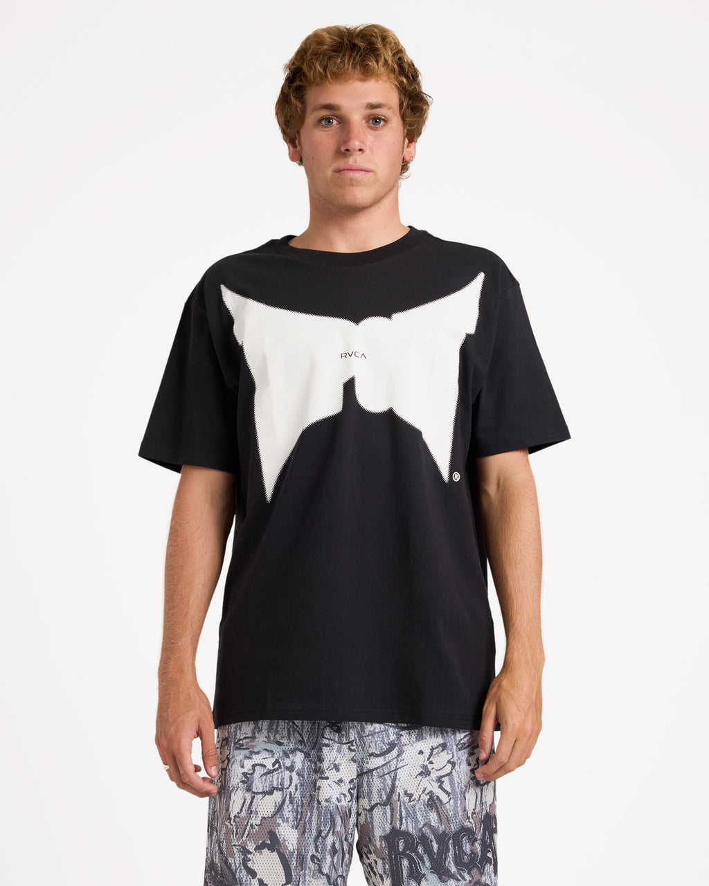 23a353645_rvca_blk_frt1