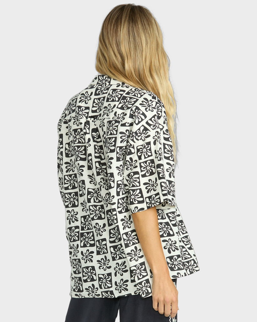 Womens Beach Side Short Sleeve Shirt
