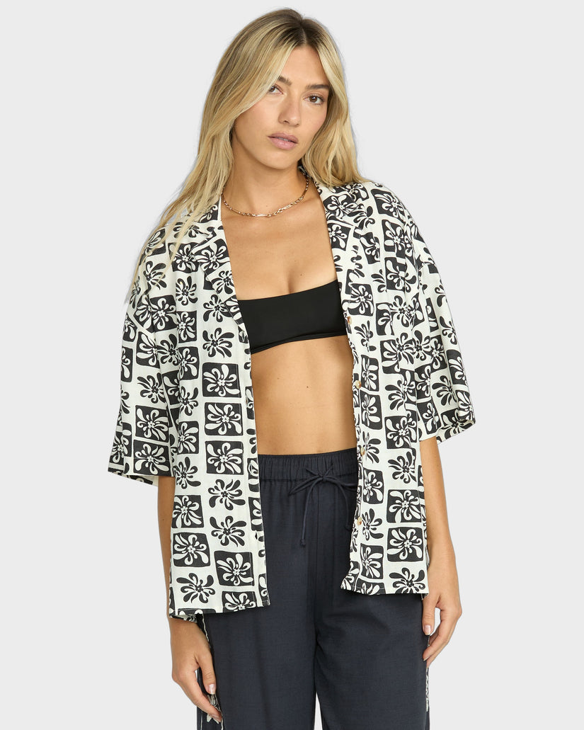 Womens Beach Side Short Sleeve Shirt