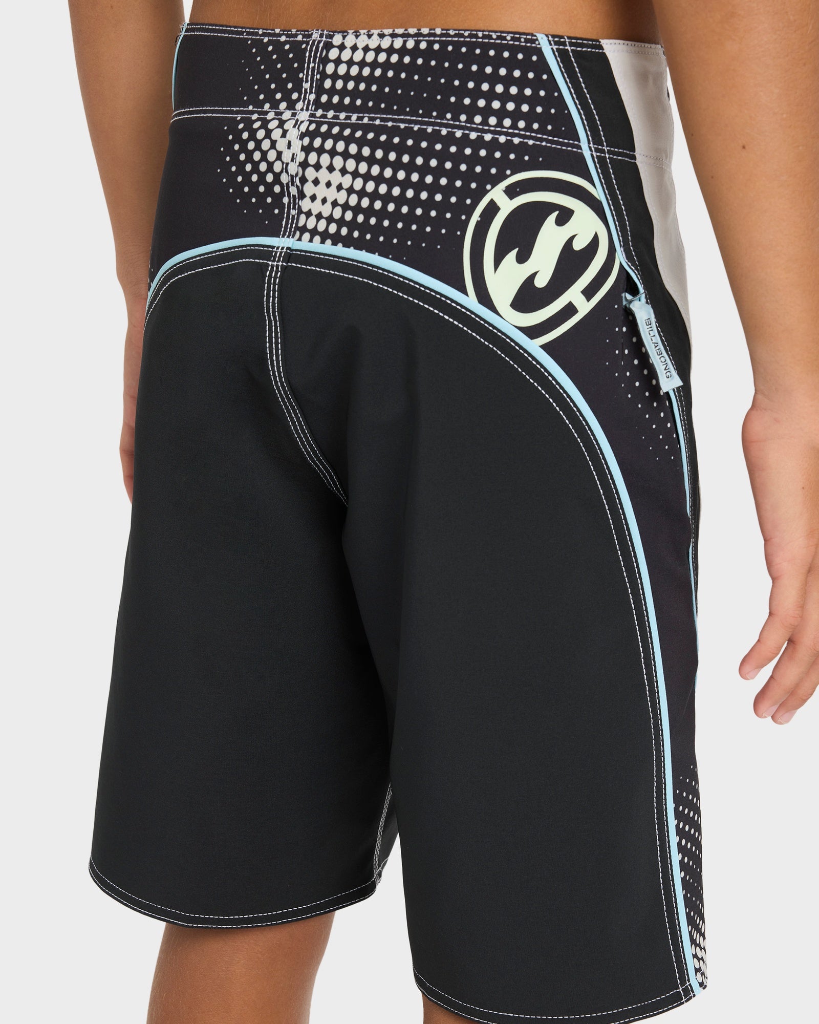 Boys 8-16 Fluid 2K 18" Boardshorts