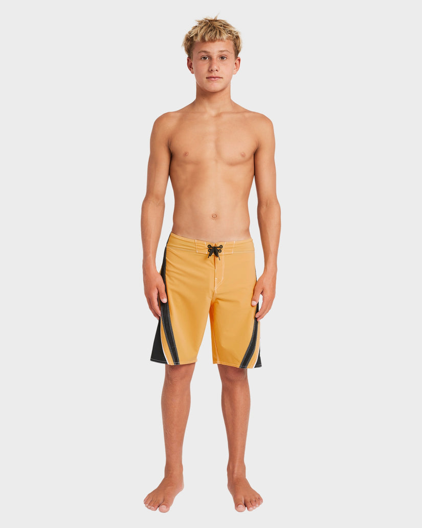 Boys 8-16 Fluid 2K 18" Boardshorts