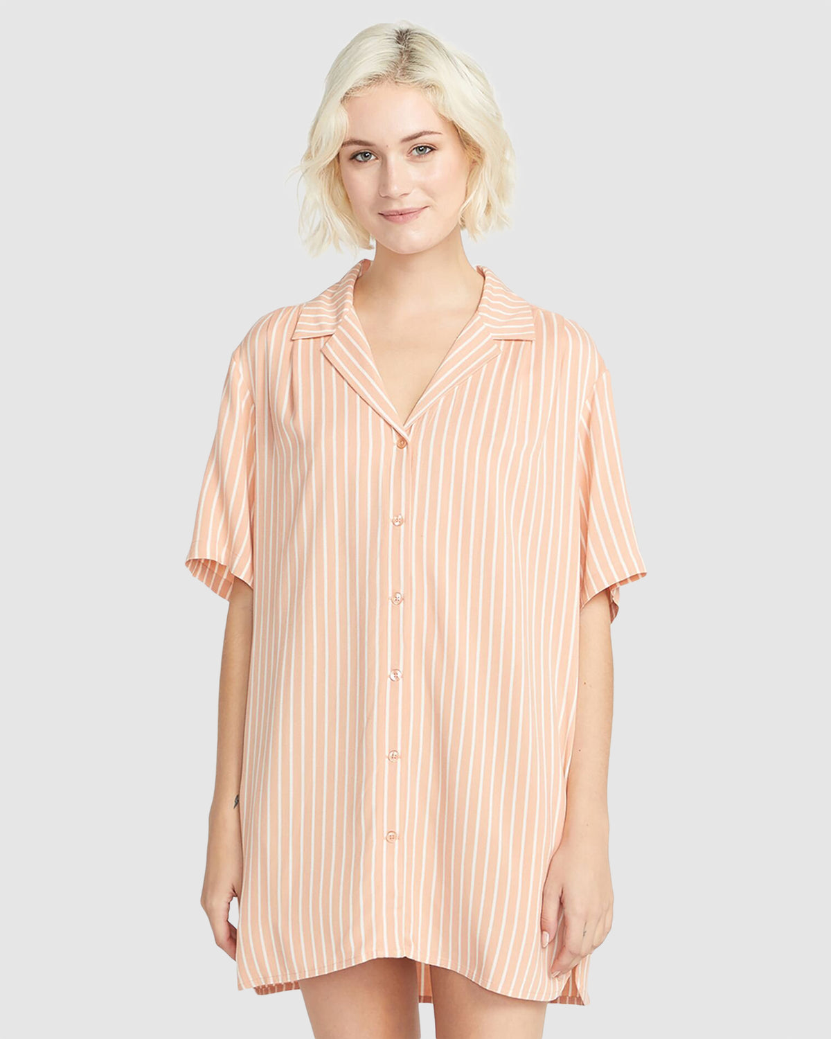 Womens Thee Metallion Short Sleeve Shirt