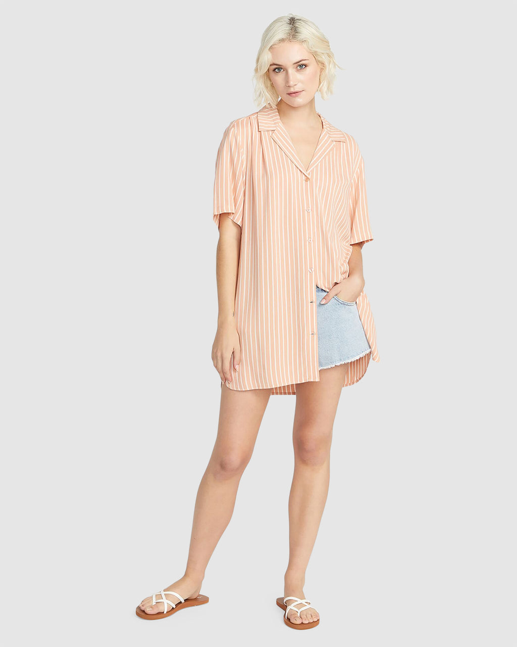 Womens Thee Metallion Short Sleeve Shirt