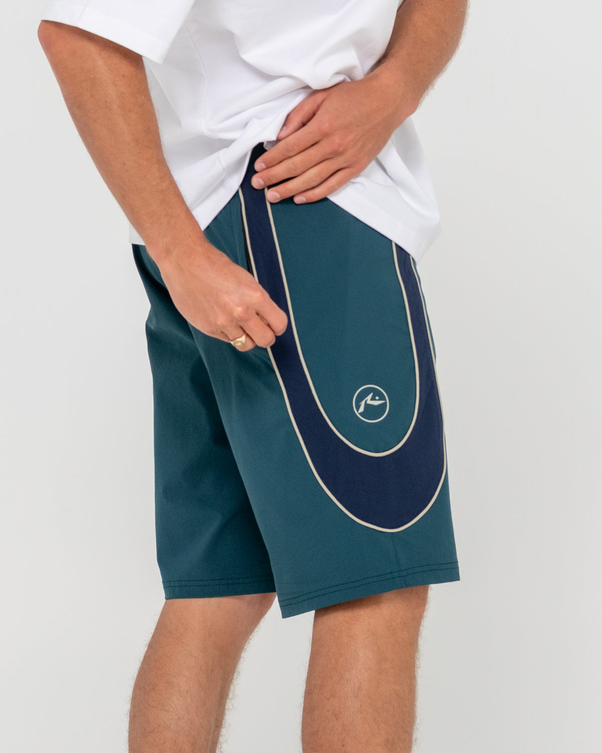 MENS CHARGER BOARDSHORTS