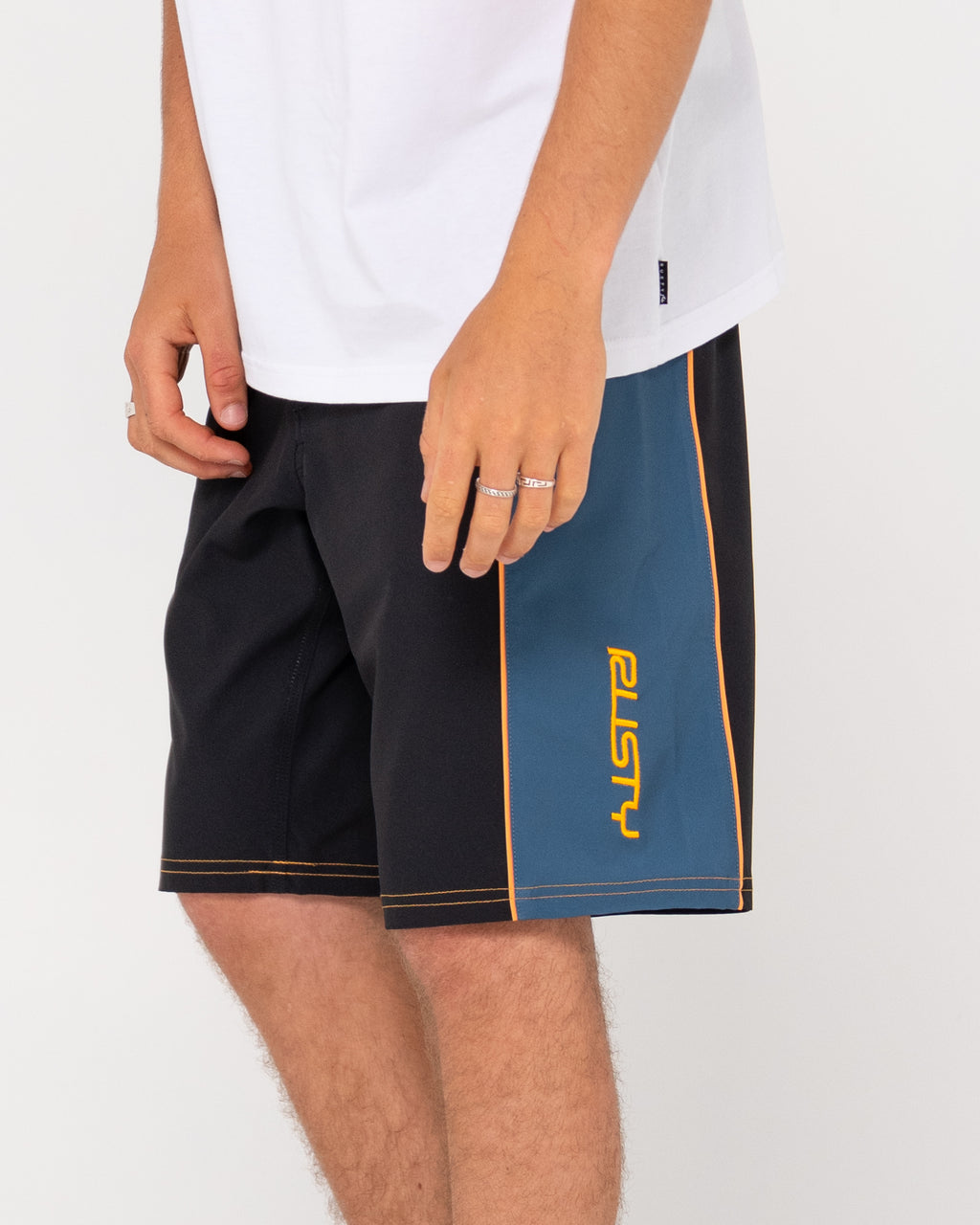 MENS PIPE DREAMS BOARDSHORTS