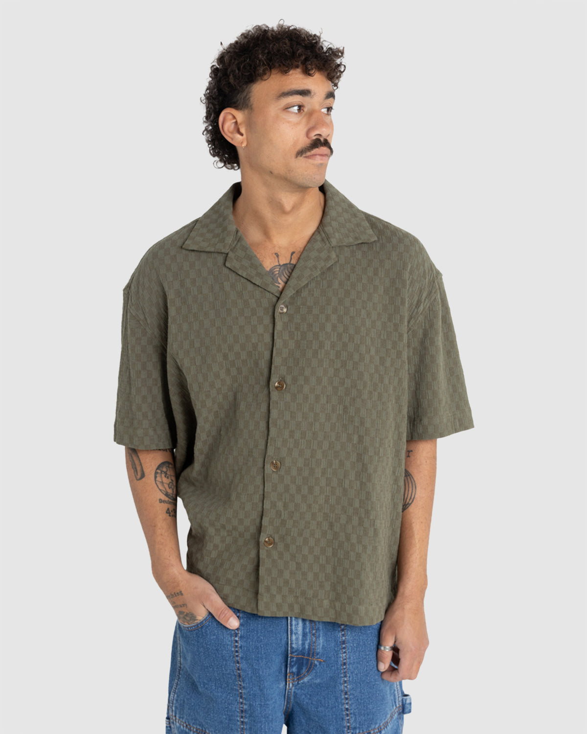 MENS VIBRATIONS SHORT SLEEVE SHIRT