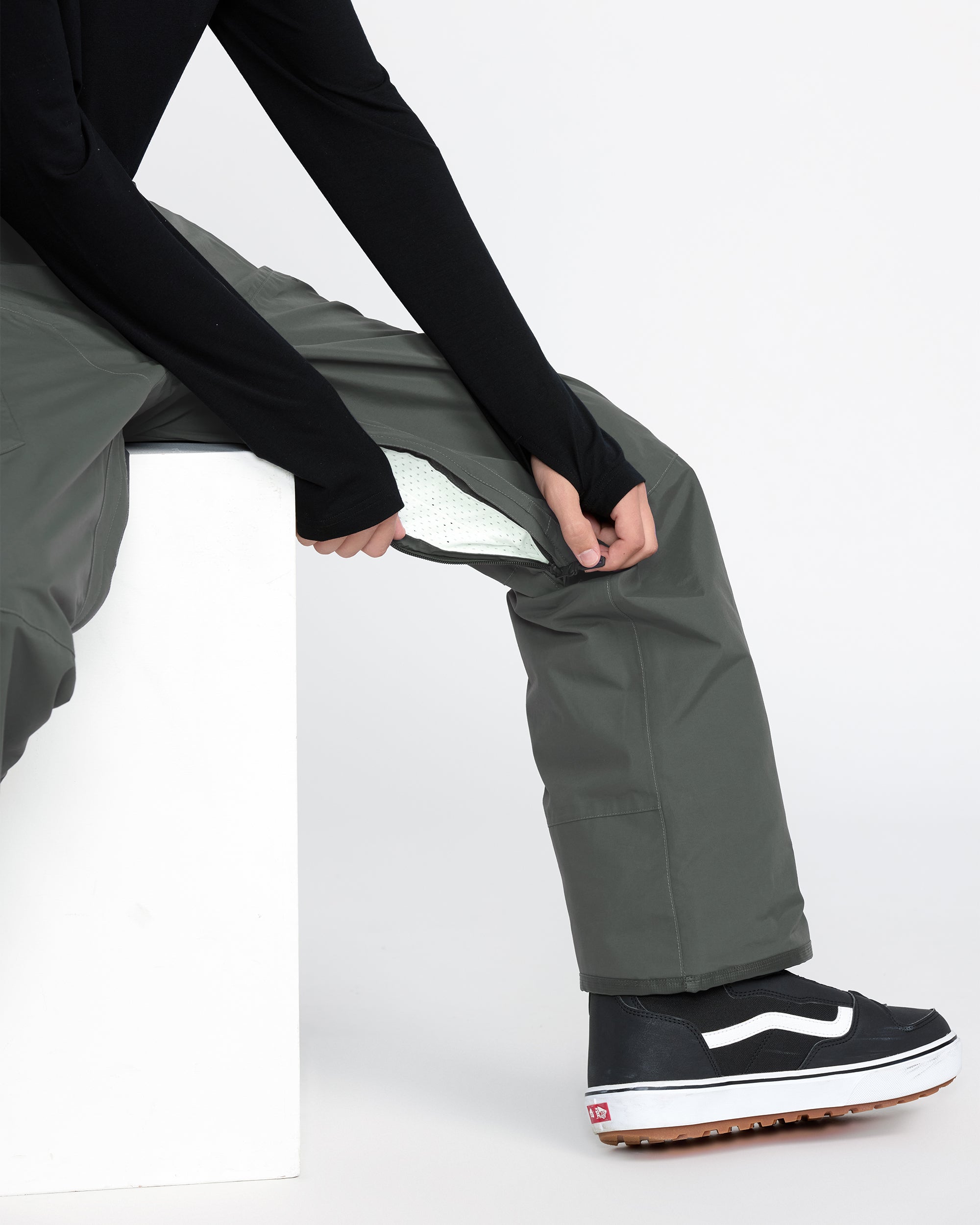 Mens L Gore-Tex Snow Pants