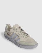 Mens Tyshawn Low Sneakers