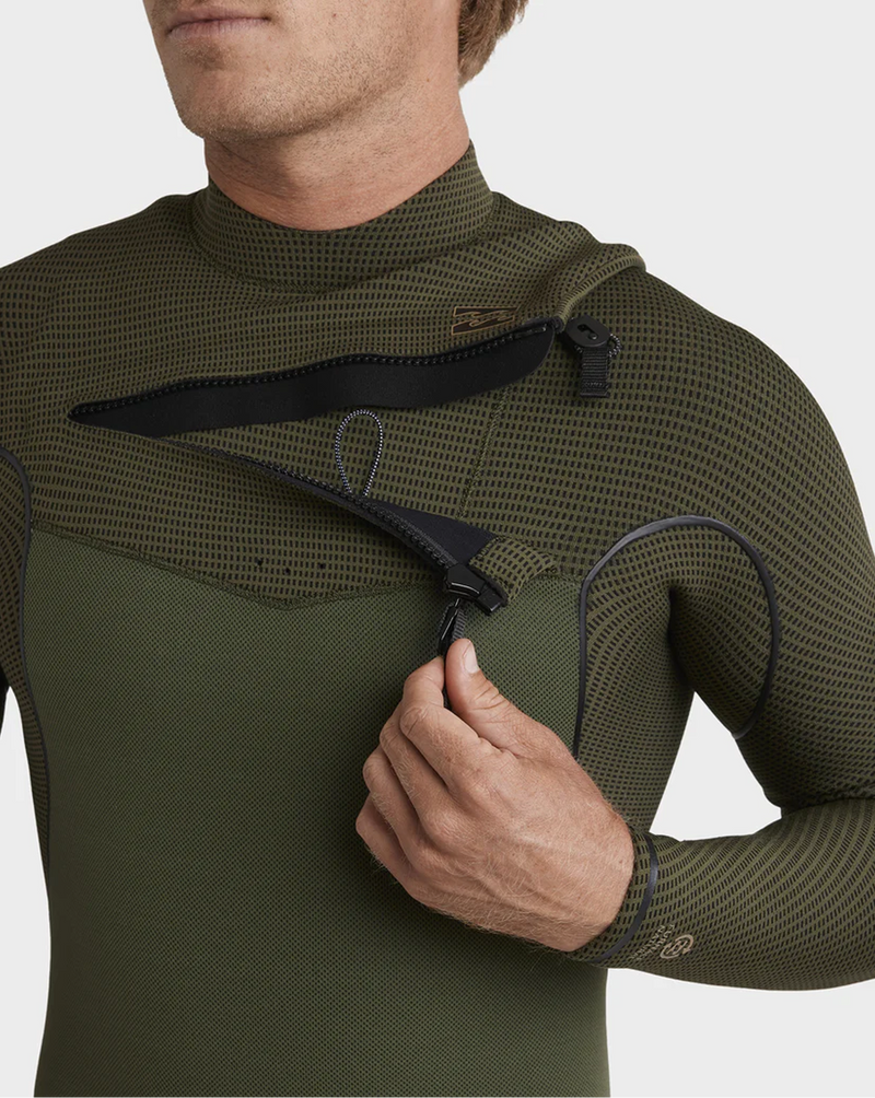 CHEST ZIP ENTRY