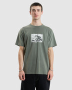MENS GRAVITATING NATURALLY MERCH FIT T-SHIRT