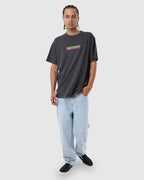 MENS BLURR EMBRO MERCH FIT T-SHIRT