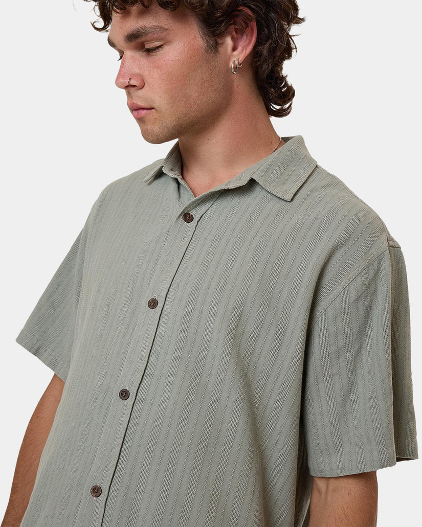 Mens Unhinged Short Sleeve Shirt