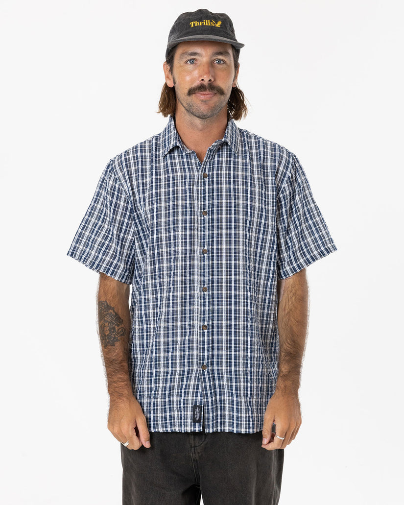MENS SPLIT DECISION SHORT SLEEVE SHIRT