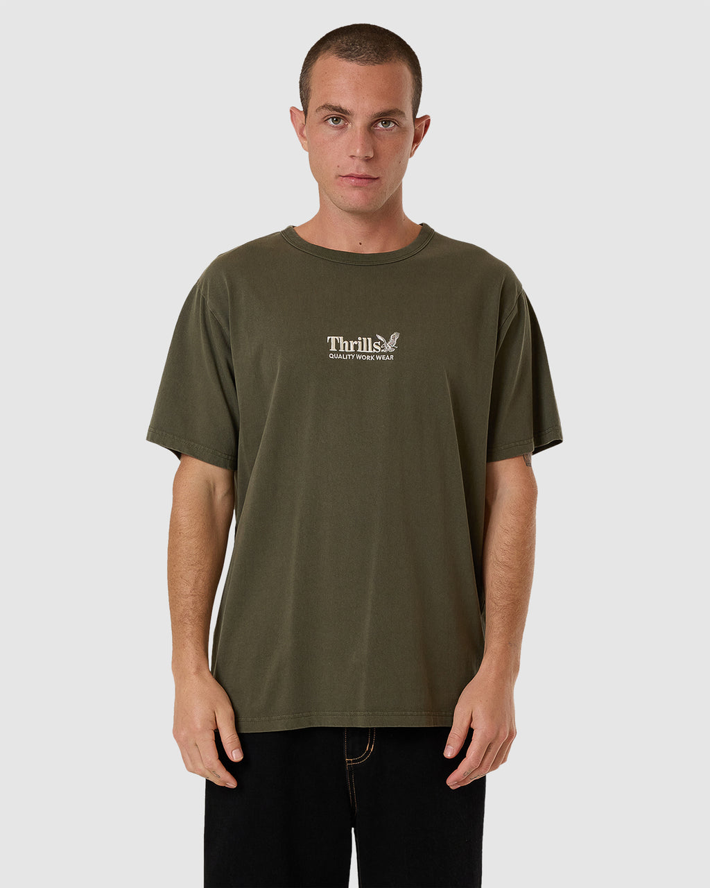 MENS THRILLS WORKWEAR EMBRO MERCH FIT T-SHIRT