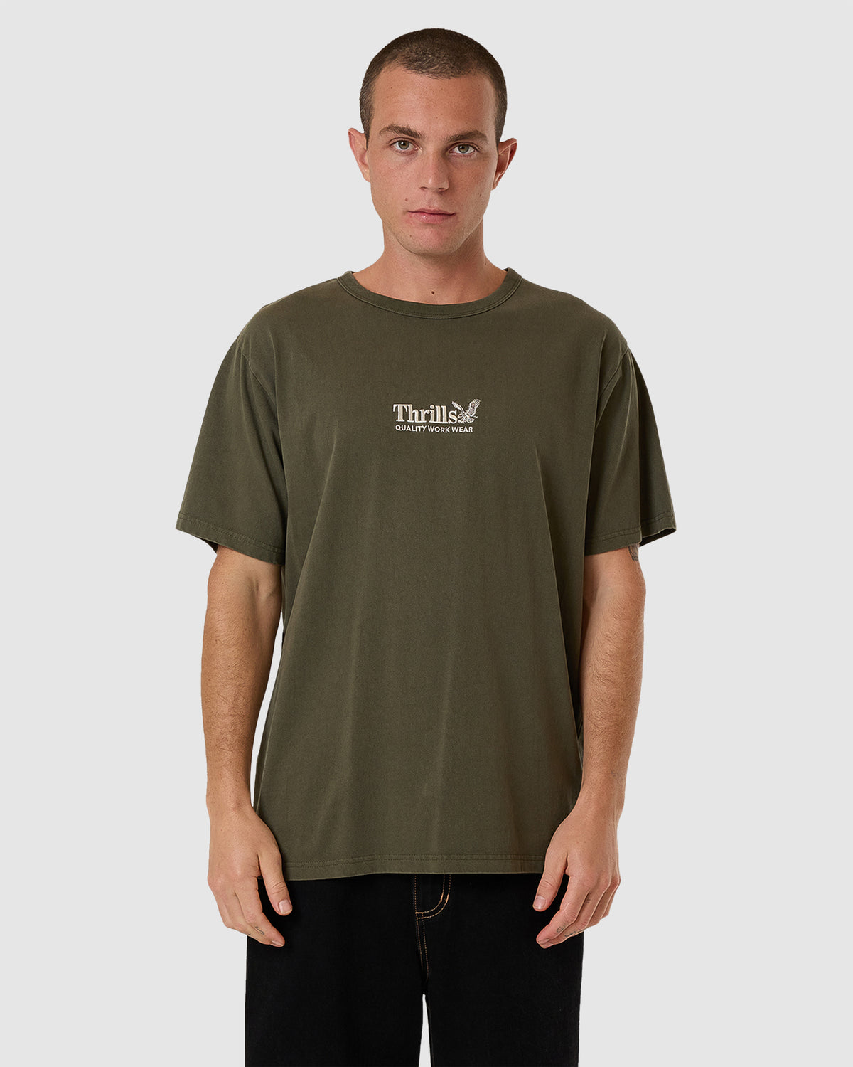 MENS THRILLS WORKWEAR EMBRO MERCH FIT T-SHIRT