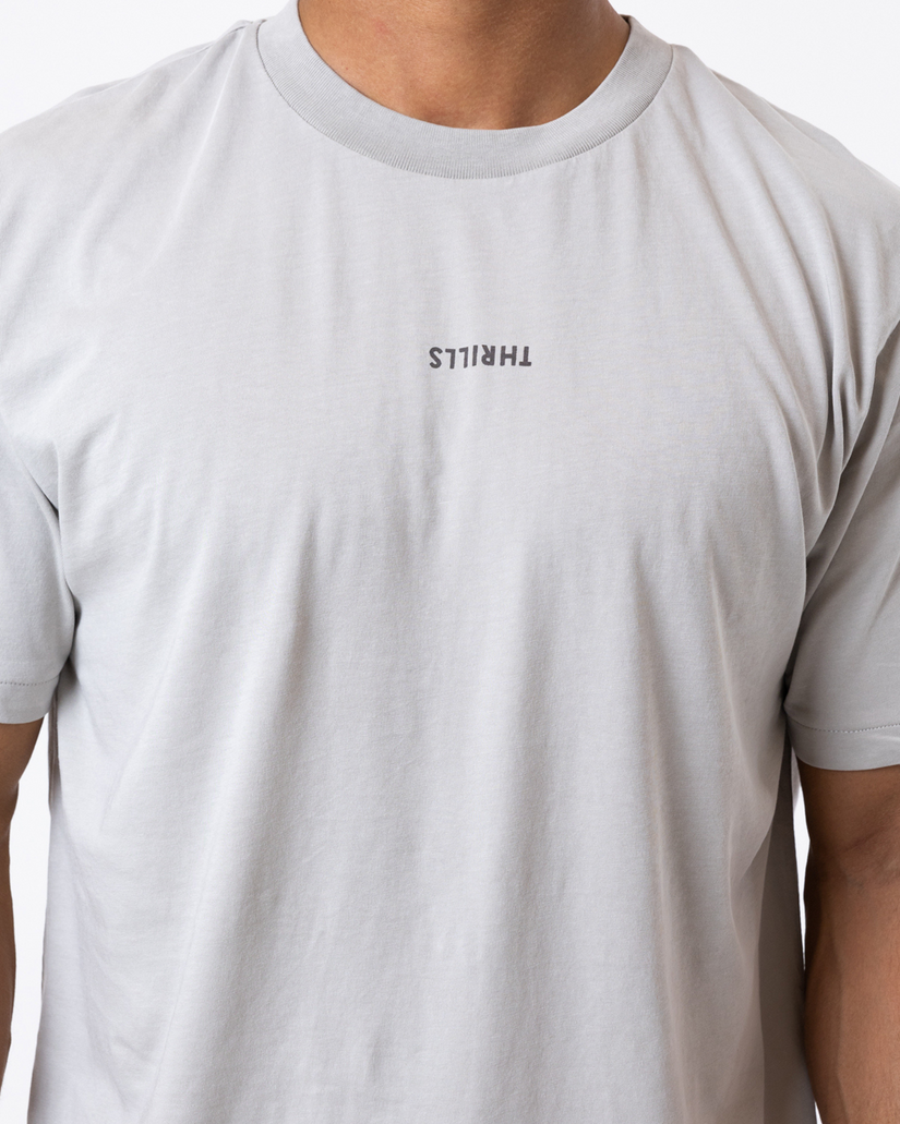 MENS MINIMAL THRILLS MERCH FIT T-SHIRT