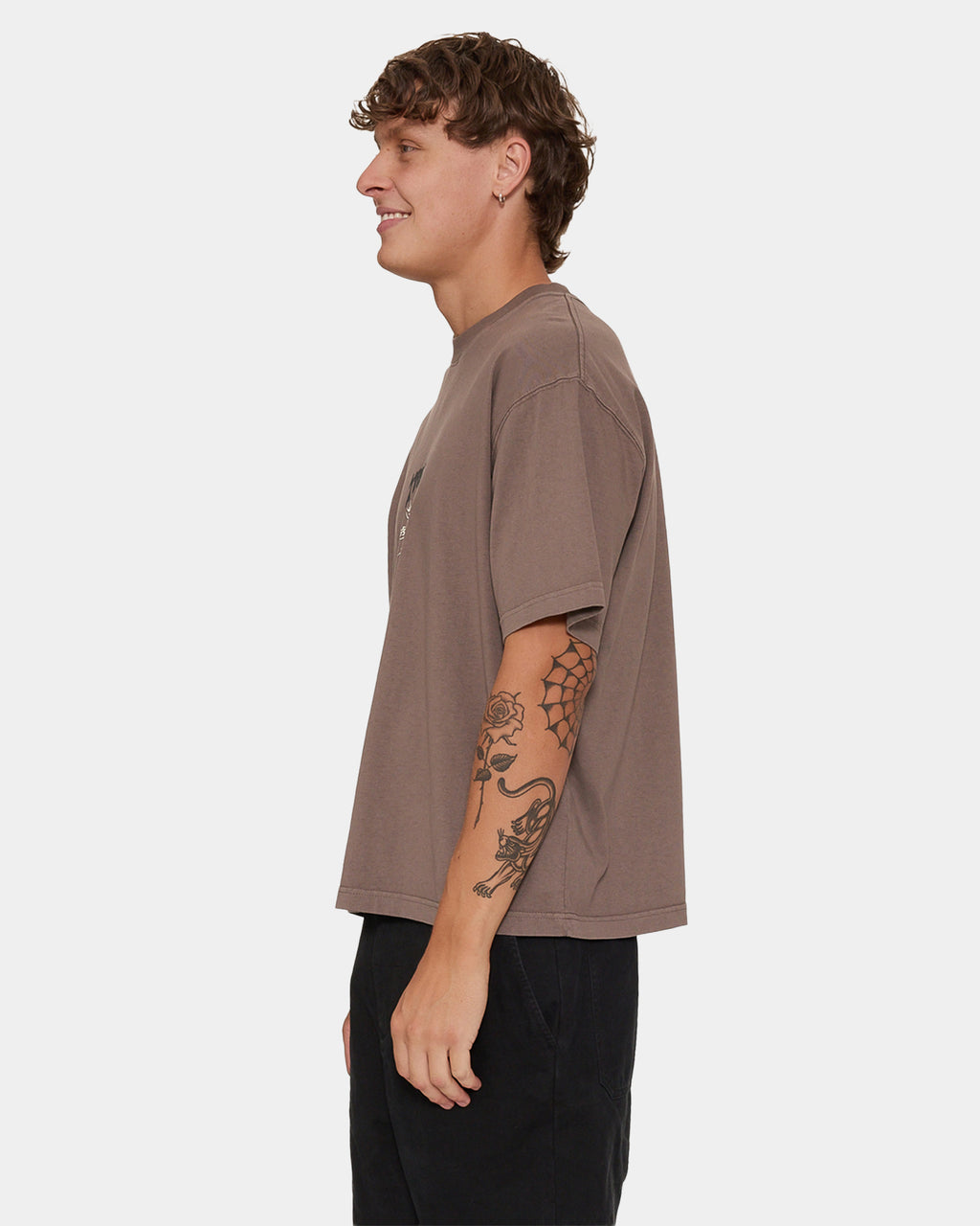 STAGGER OVERSIZE BOX CROP TEE 26