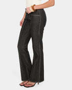 SUKI LOW RISE FLARE JEAN RABK