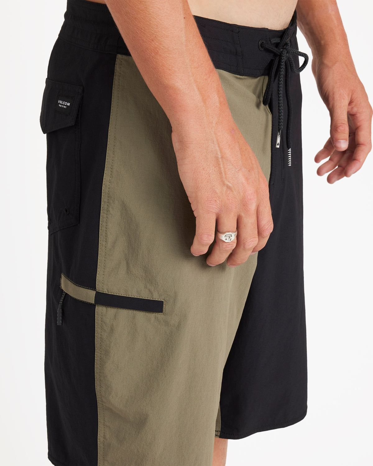 a0812302_volcom_dko_dtl1