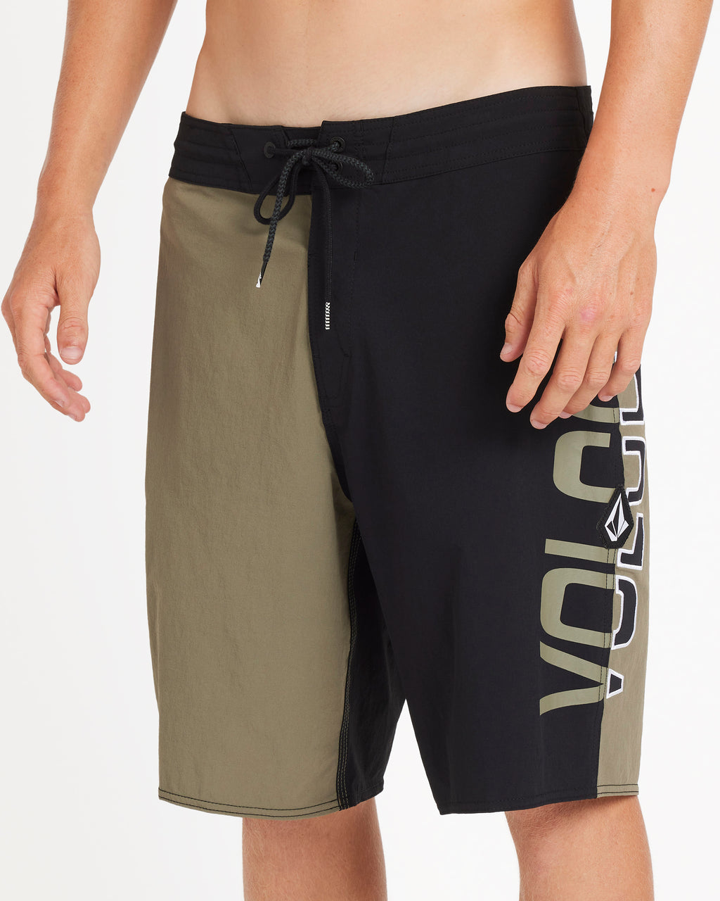 a0812302_volcom_dko_sd6