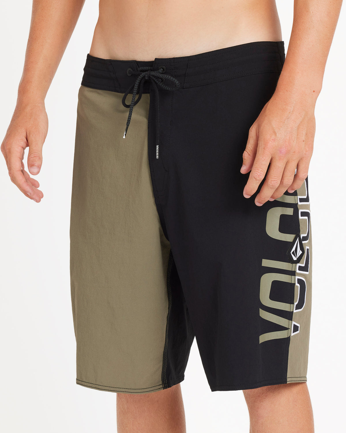 a0812302_volcom_dko_sd6