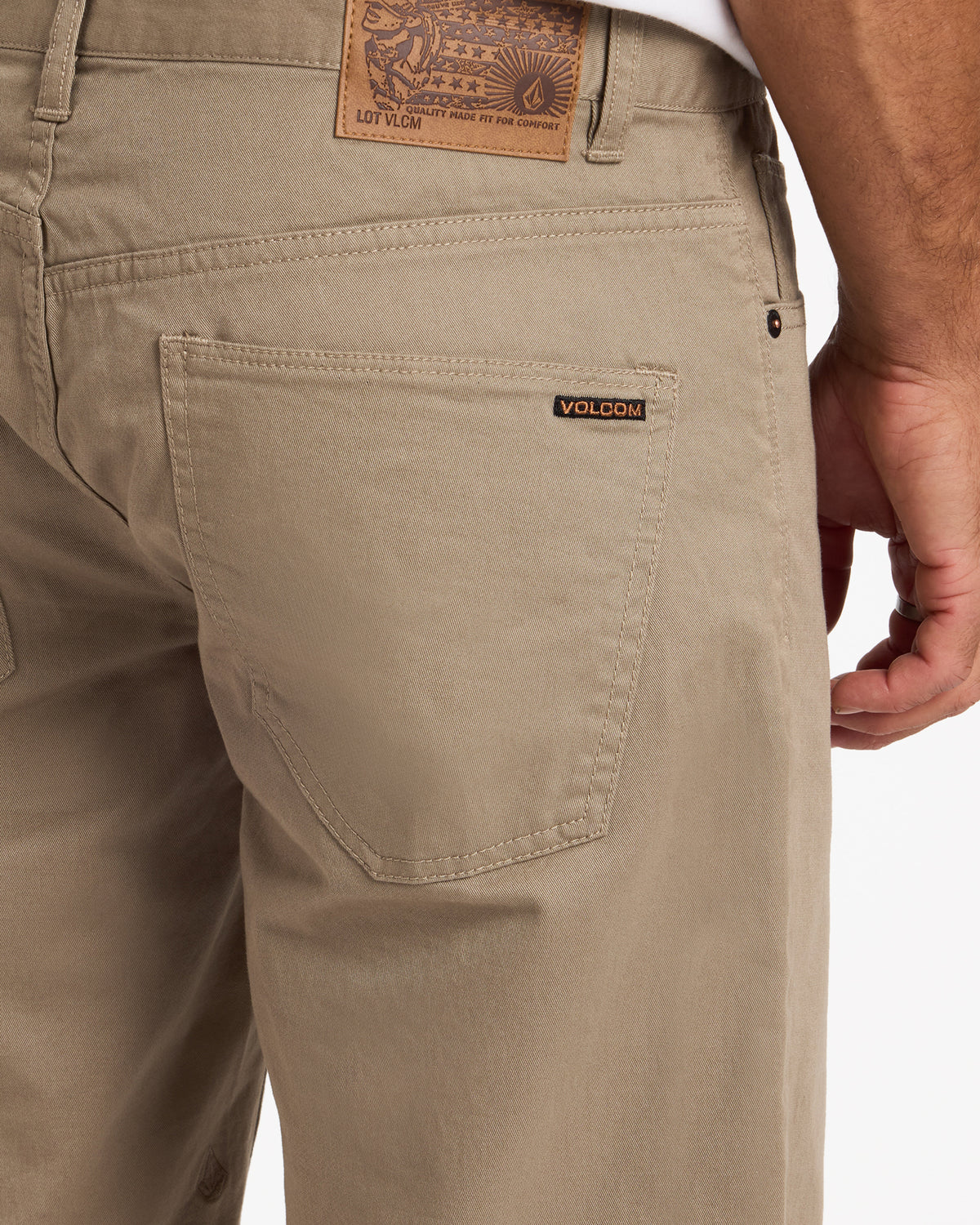a0932401_volcom_bnl_dtl1