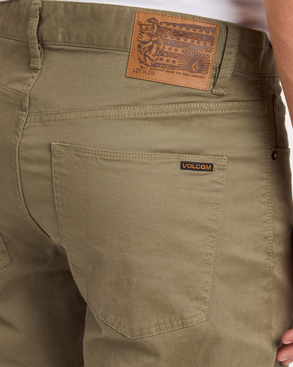 a1112308_volcom_arc_dtl1