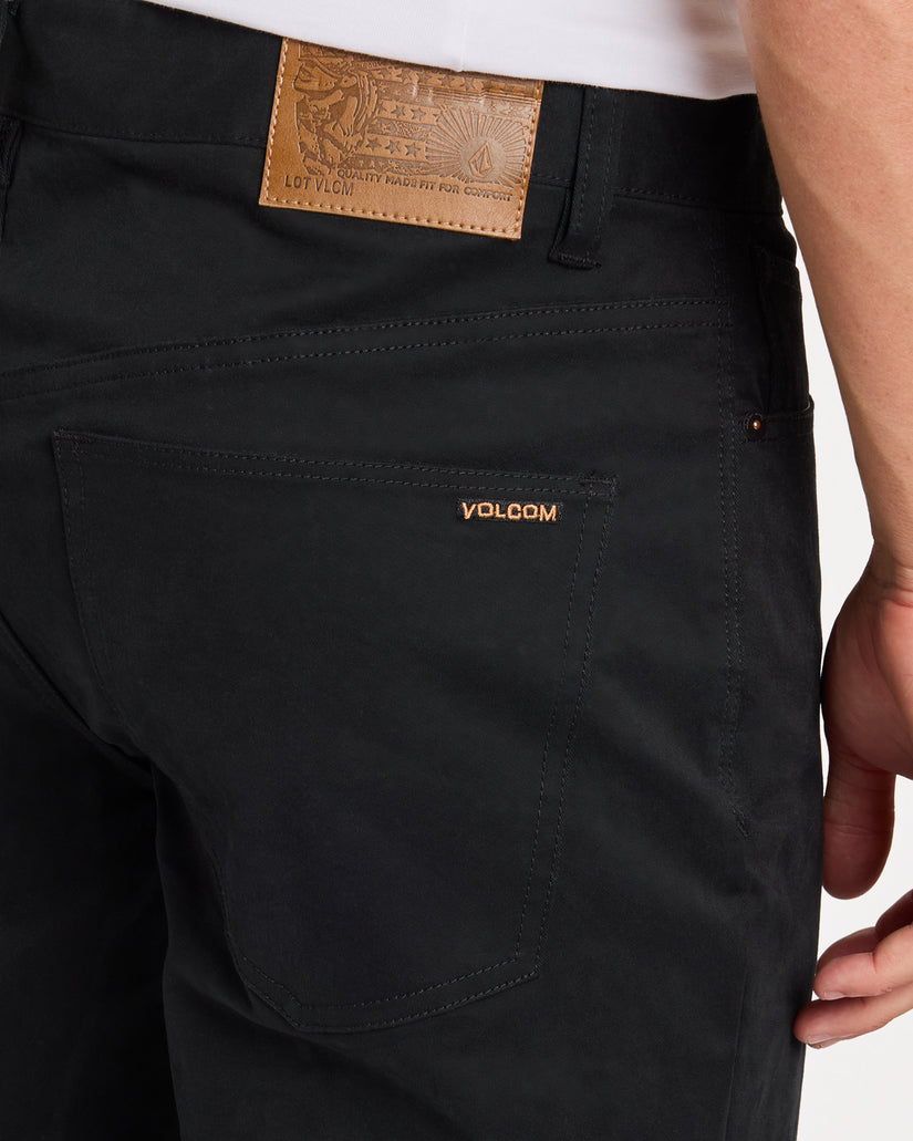 a1112308_volcom_blk_dtl1