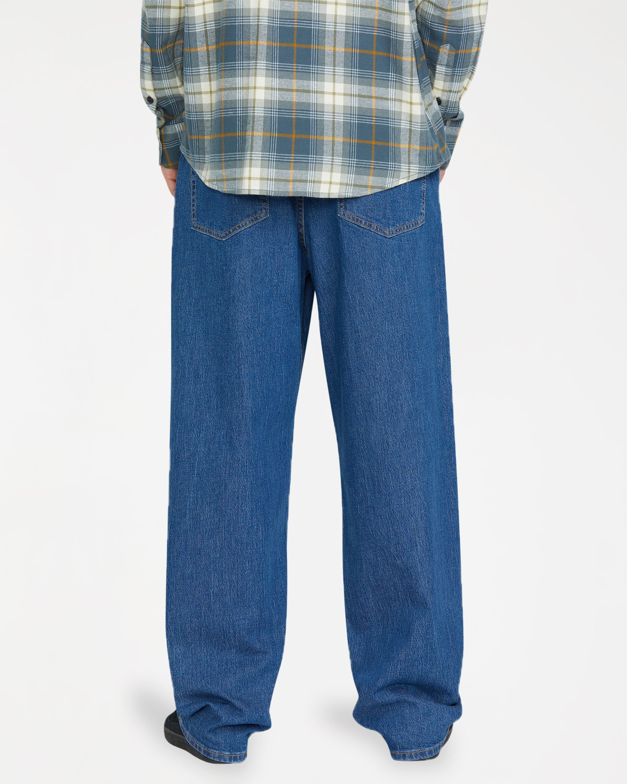 a1912618_volcom_bdl_bck1