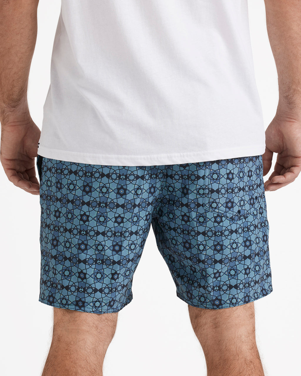 a2542400_volcom_nvy_bck6