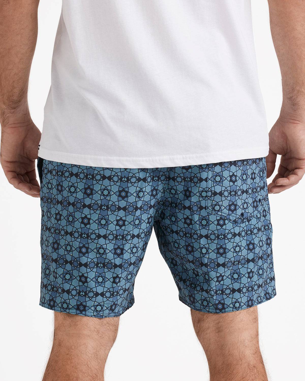 a2542400_volcom_nvy_bck6