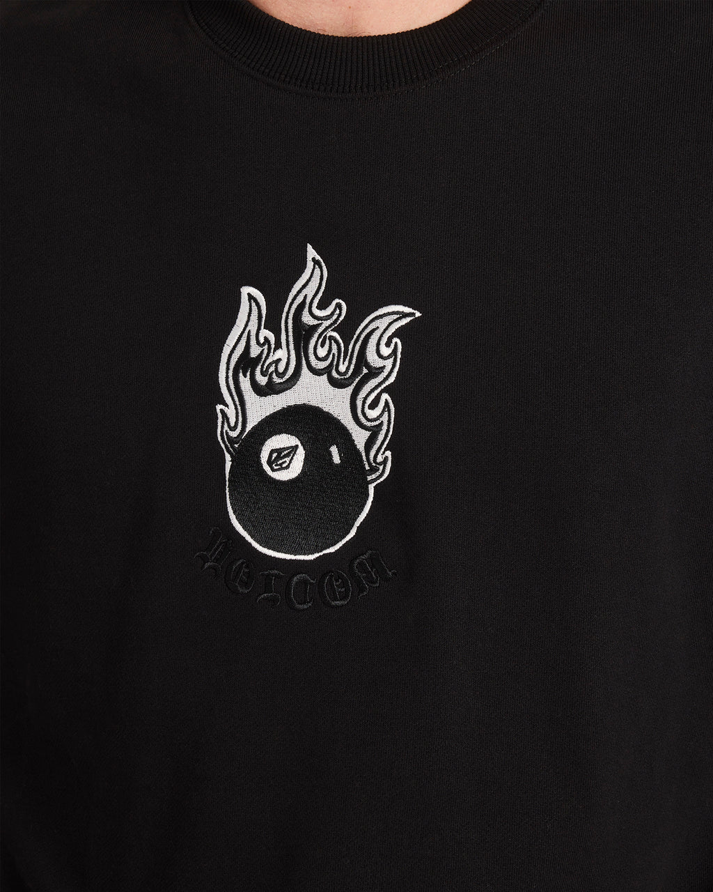 a4312672_volcom_blk_dtl1