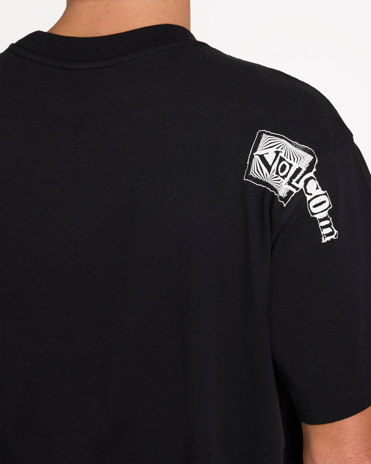 a4342402_volcom_blk_dtl1