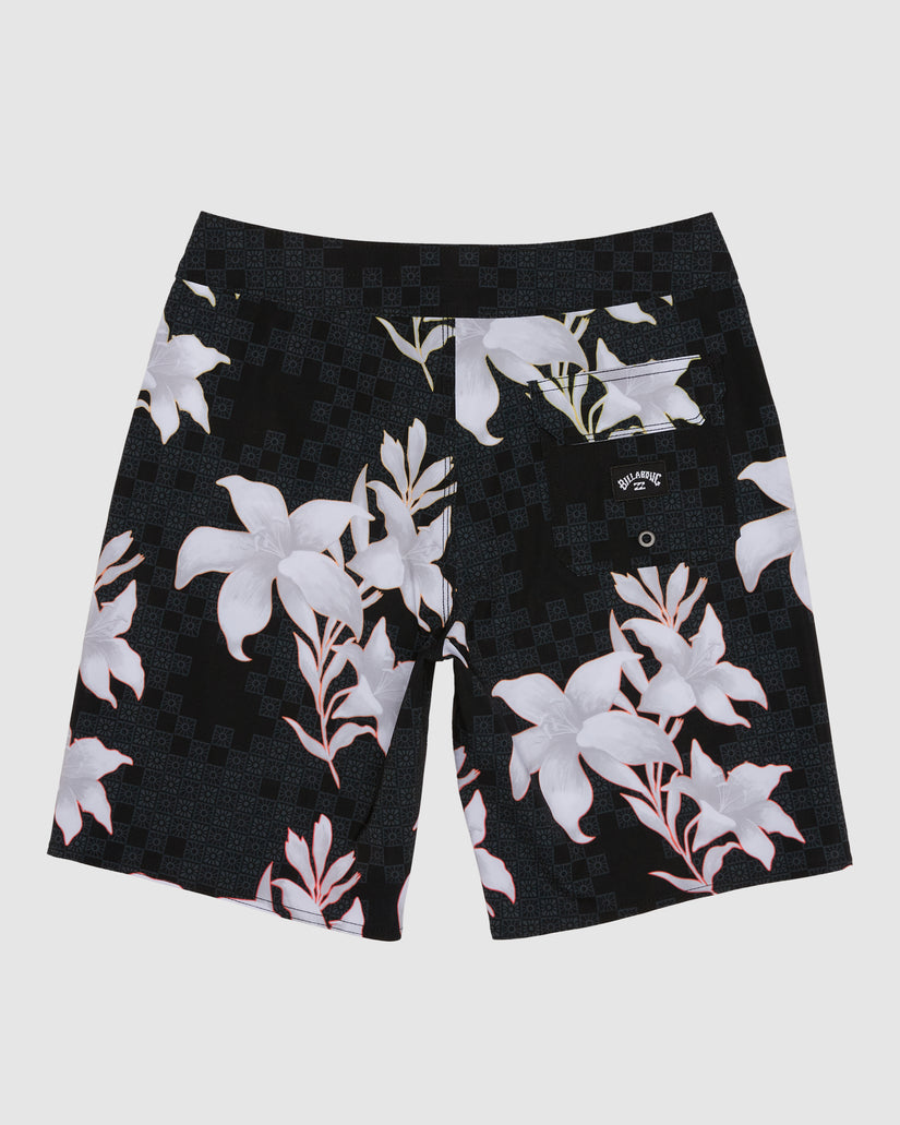 Boys 8-16 Sundays Pro Boardshorts