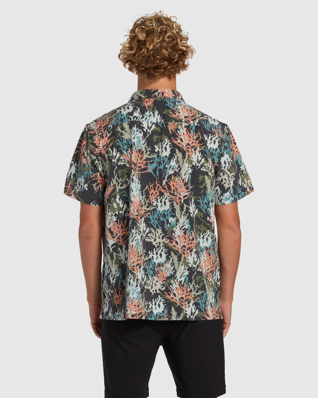 Mens Coral Gardeners Surftrek Shoet Sleeve Shirt