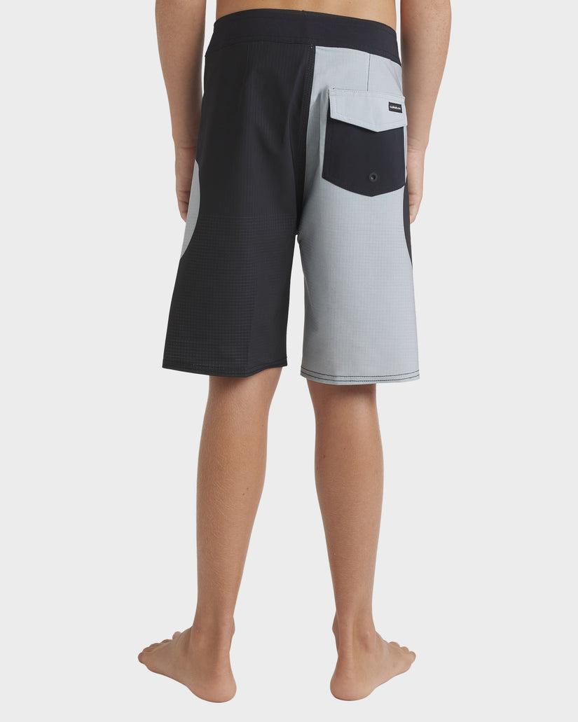 Boys 8-16 Highline Griff 17" Performance Boardshorts