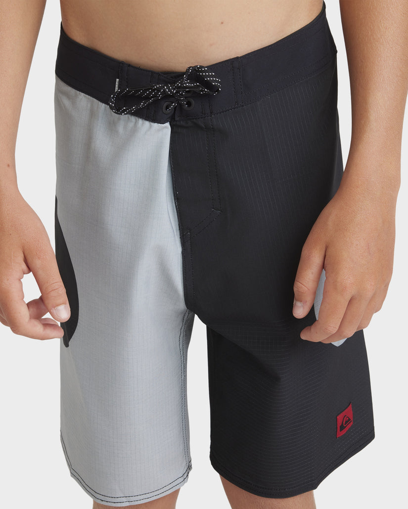 Boys 8-16 Highline Griff 17" Performance Boardshorts