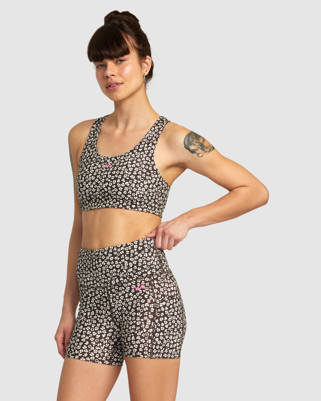 Womens VA Essential Pocket Short II