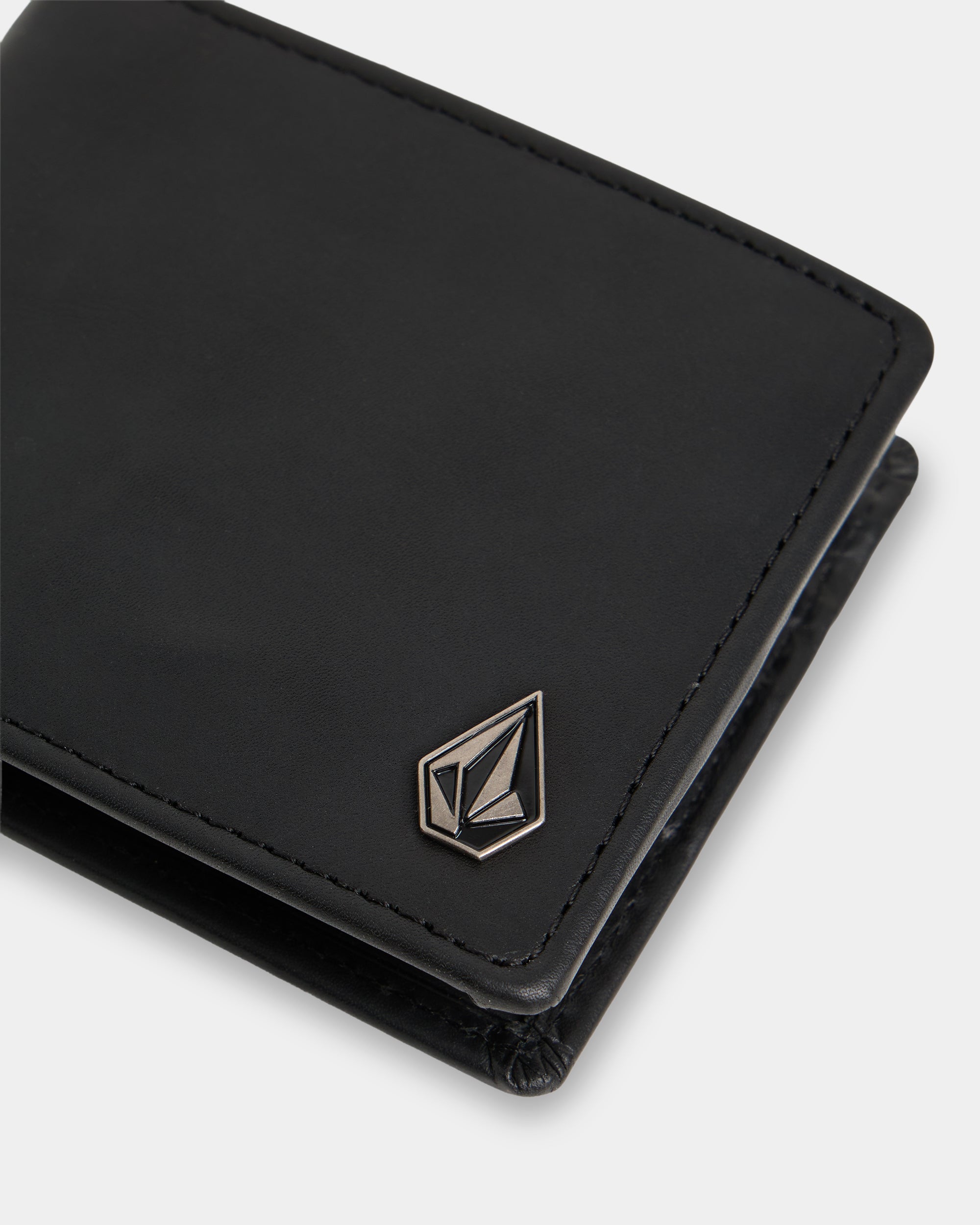 d6012300_volcom_blk_dtl2