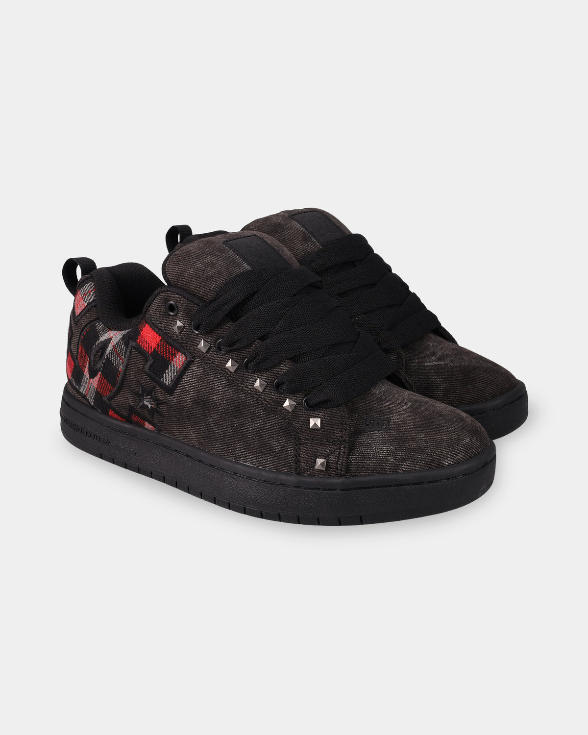 dc01665_dcshoes_006_frt1